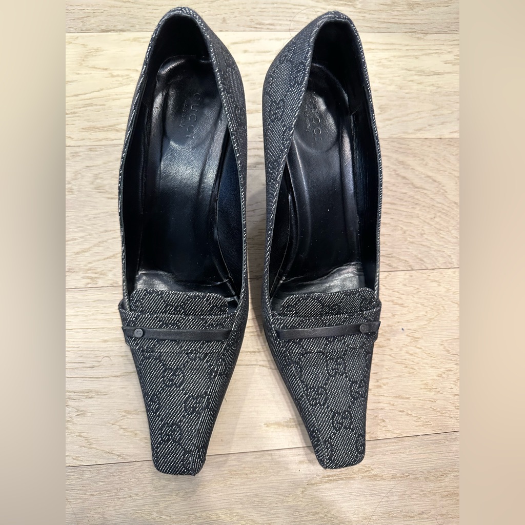 Authentic Grey / Black Denim Monogram Gucci Logo Pumps / Heels! Euc